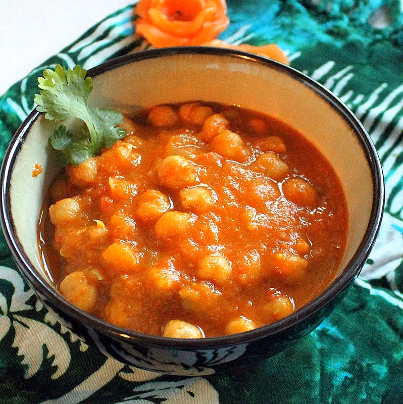 What ingredients are used in Chana Masala?