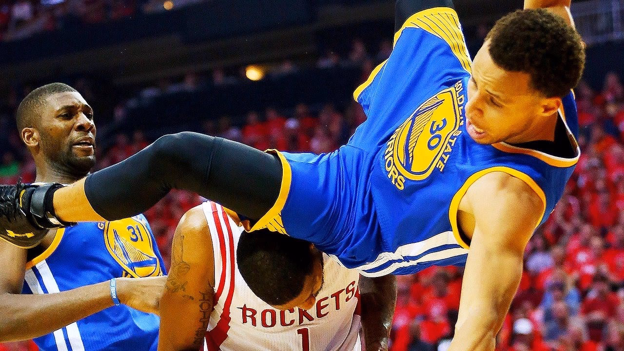 Why did Steph Curry leave Game 1?